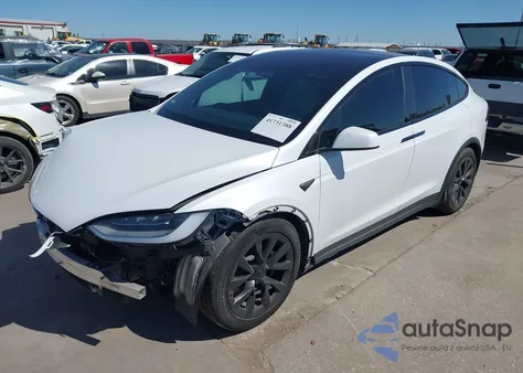 2023 Tesla Model X Dual Motor All-Wheel Drive/Standard Range z USA, uszkodzony, nr VIN 7SAXCDE5XPF381341
